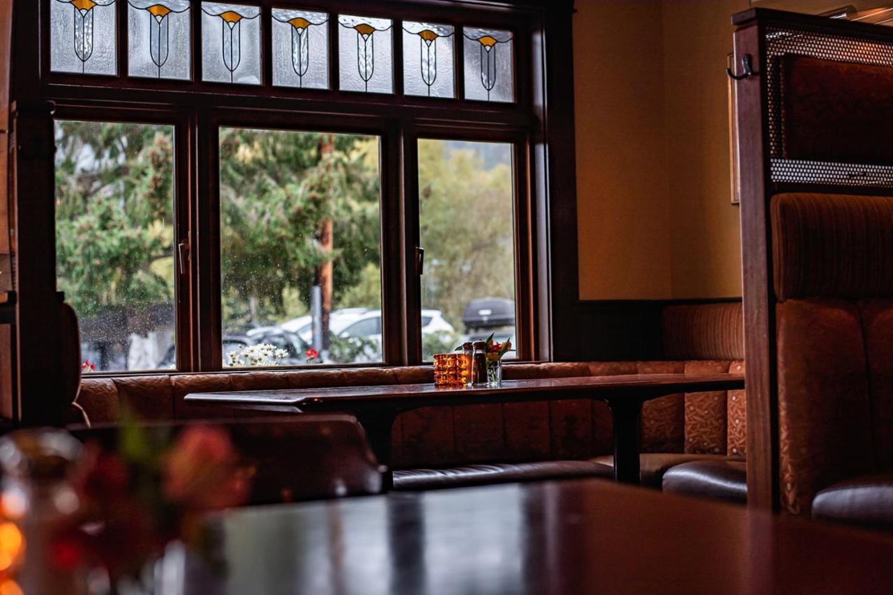 Salt Spring Inn Ganges Exterior foto